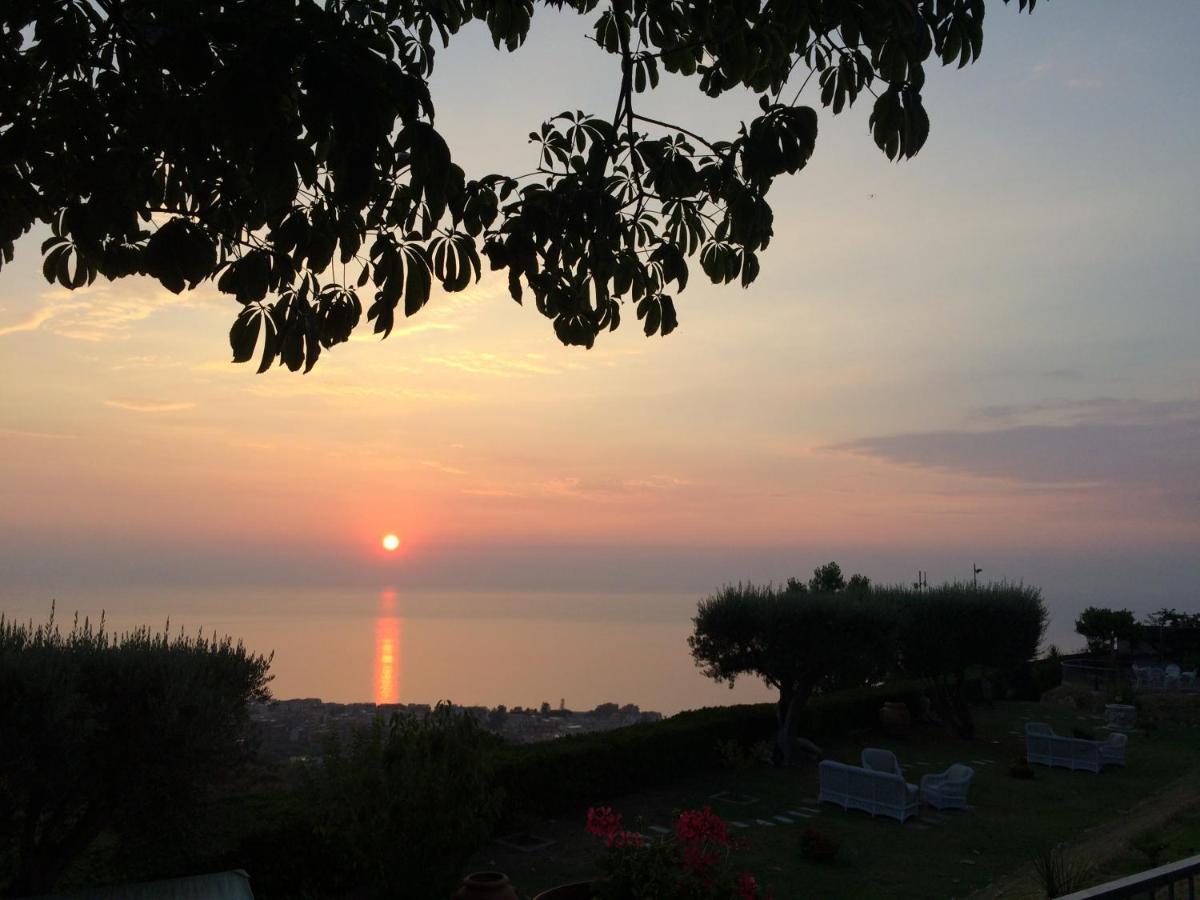 Villa Del Conte Drapia Dış mekan fotoğraf