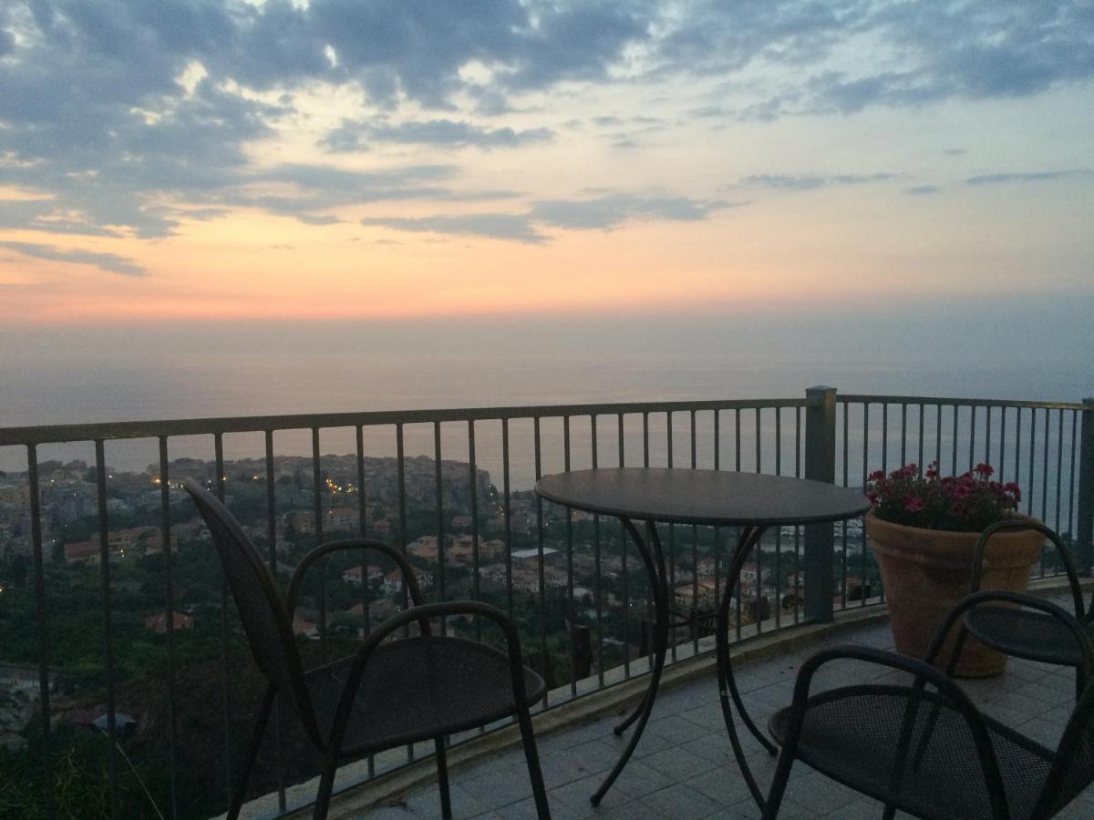 Villa Del Conte Drapia Dış mekan fotoğraf