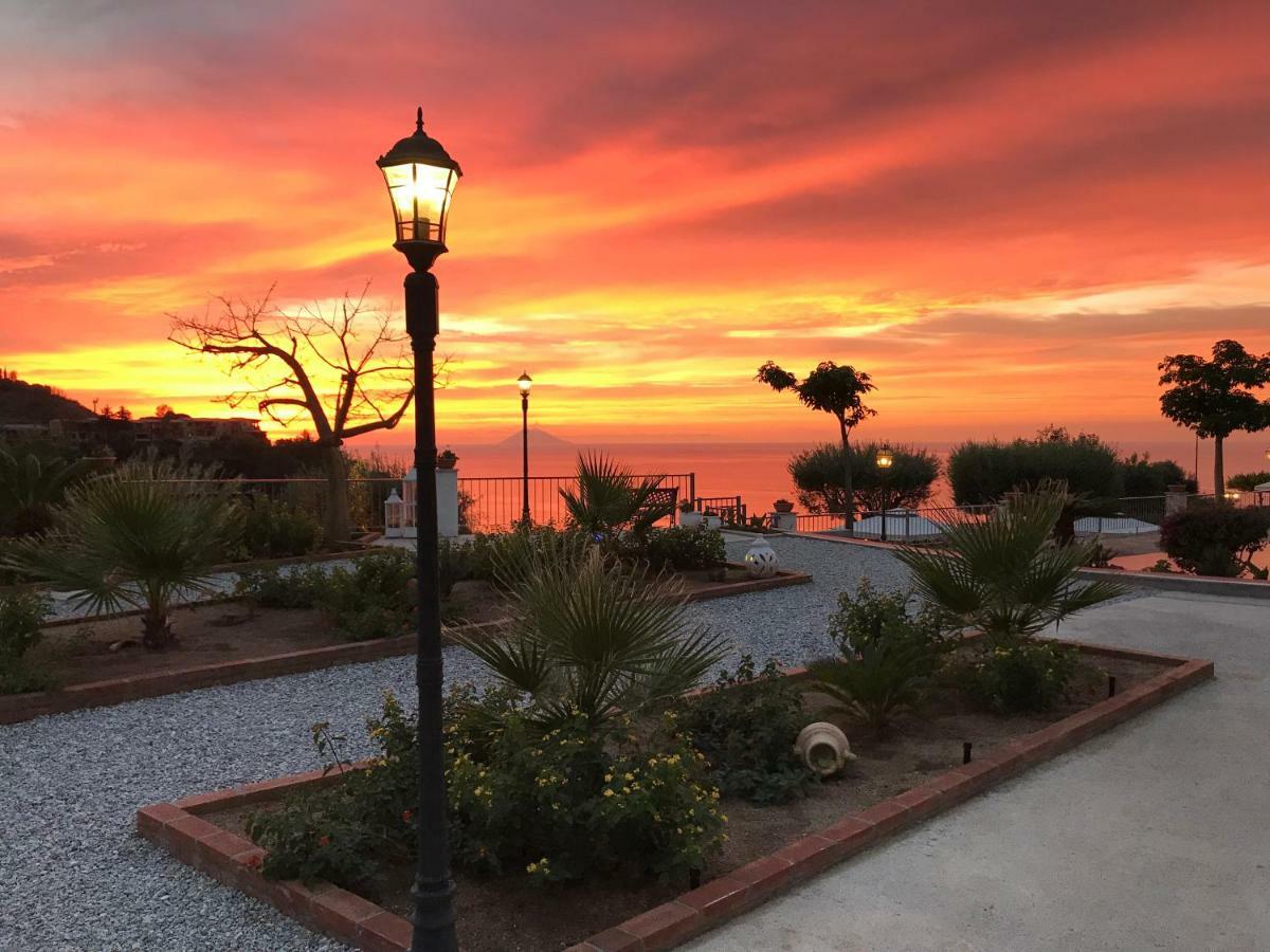 Villa Del Conte Drapia Dış mekan fotoğraf